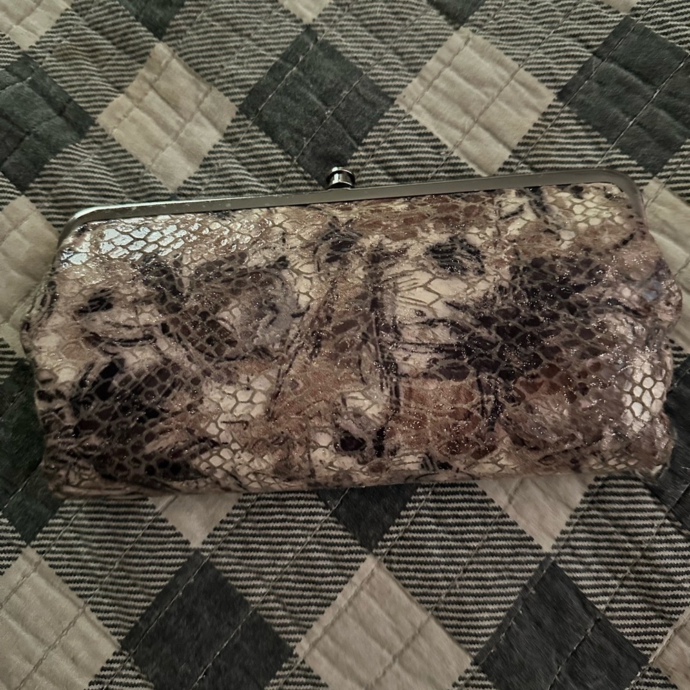 Hobo—-lauren Clutch wallet